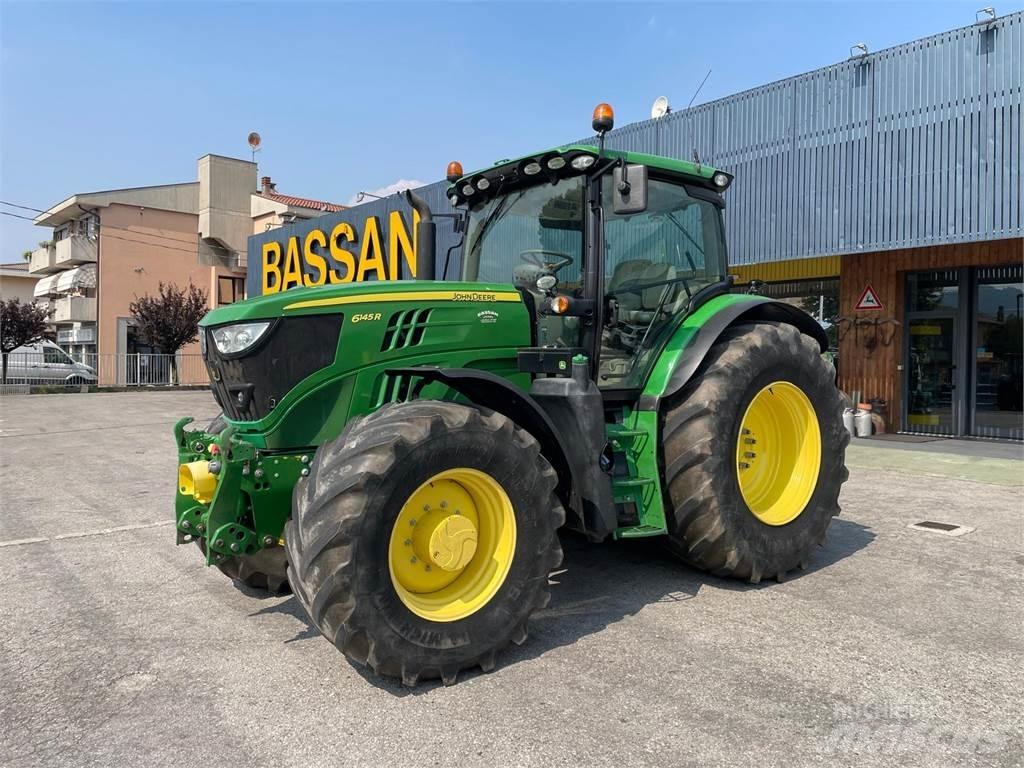 John Deere 6145 R Traktoren