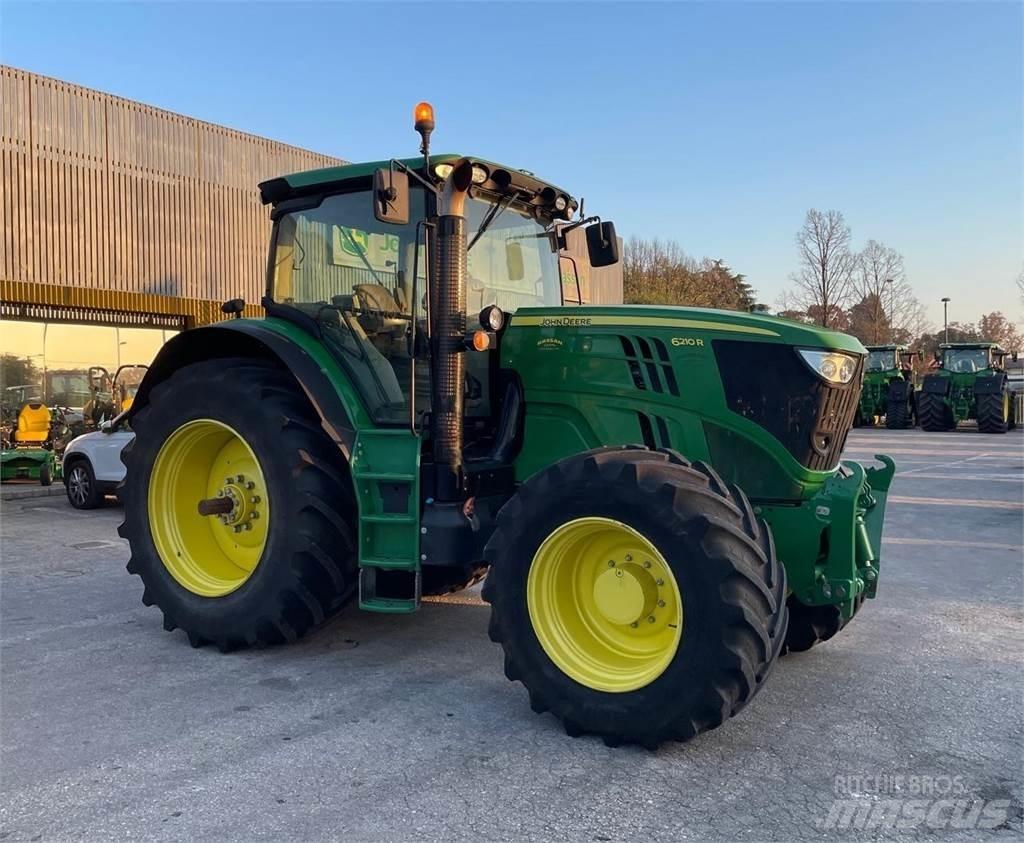 John Deere 6210 R Traktoren