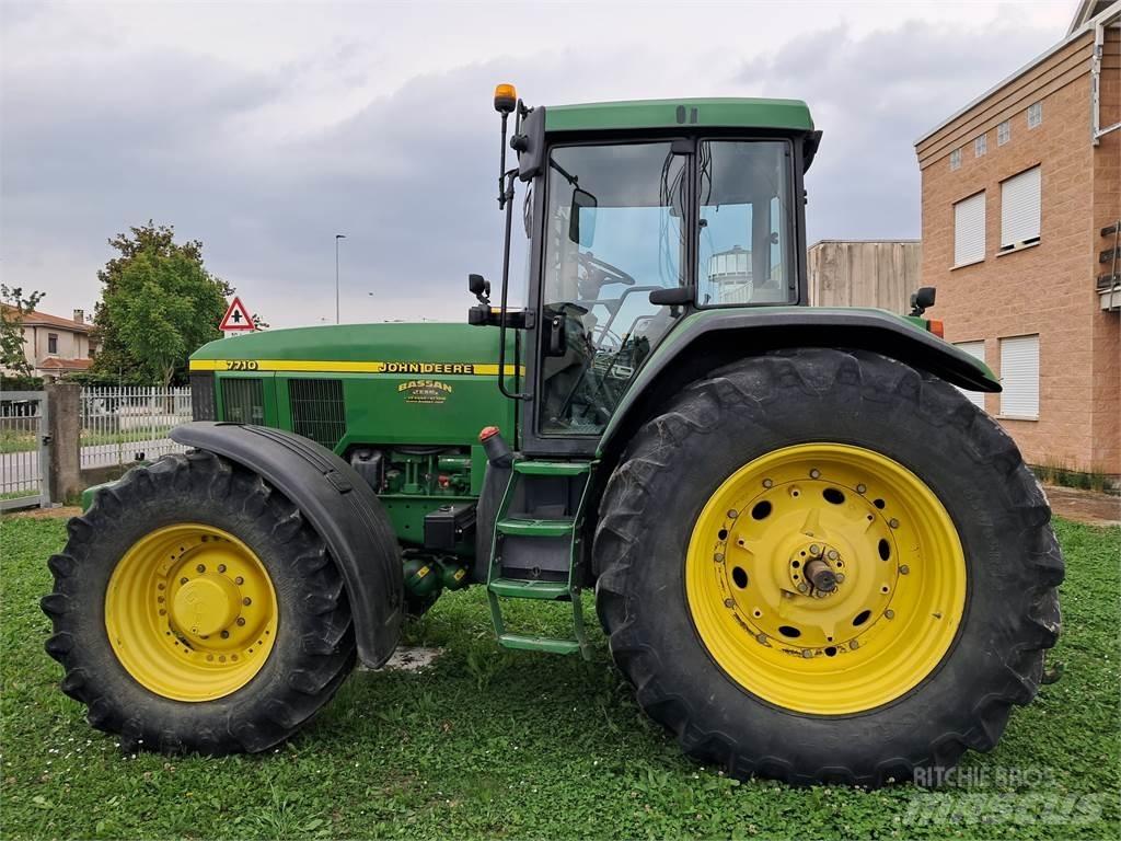 John Deere 7710 Traktoren