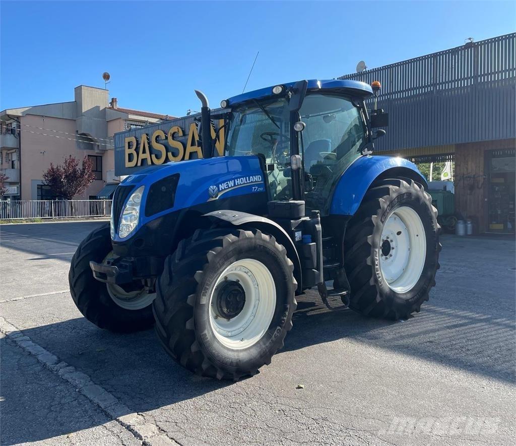 New Holland T7 210 Traktoren