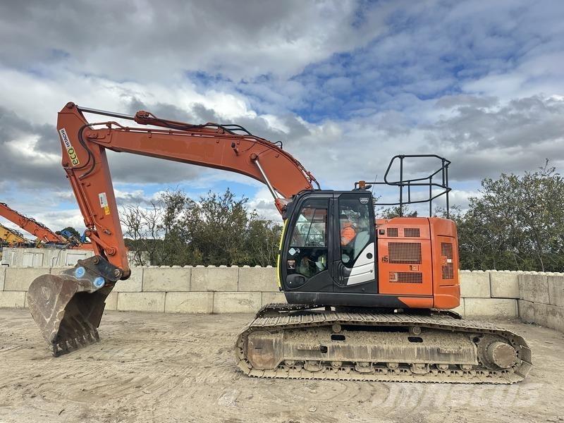 Hitachi ZX225USLC-6 Raupenbagger
