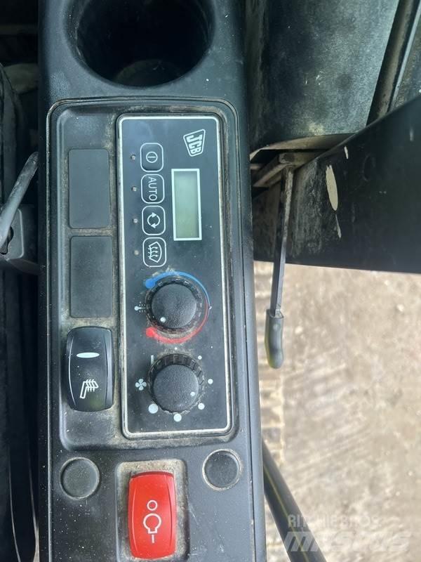 JCB JS145 LC T4 Raupenbagger