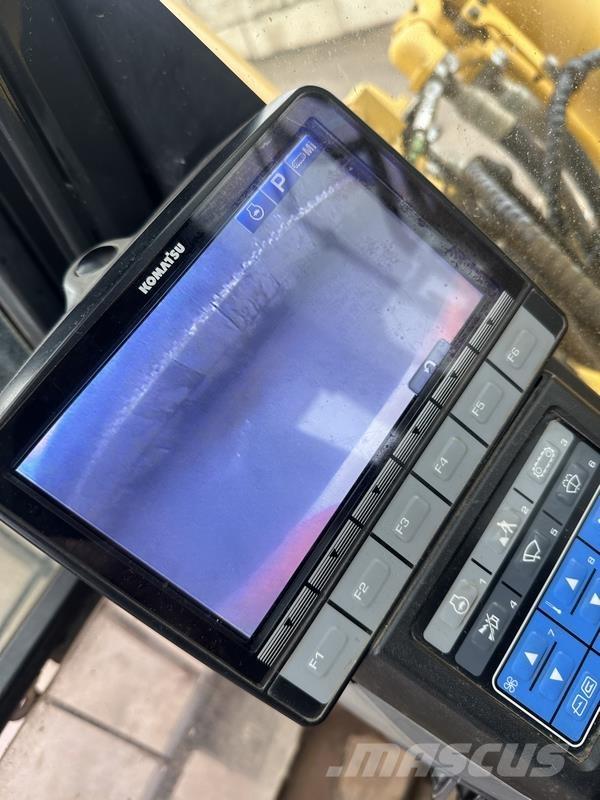 Komatsu PC490 LC-10 Raupenbagger