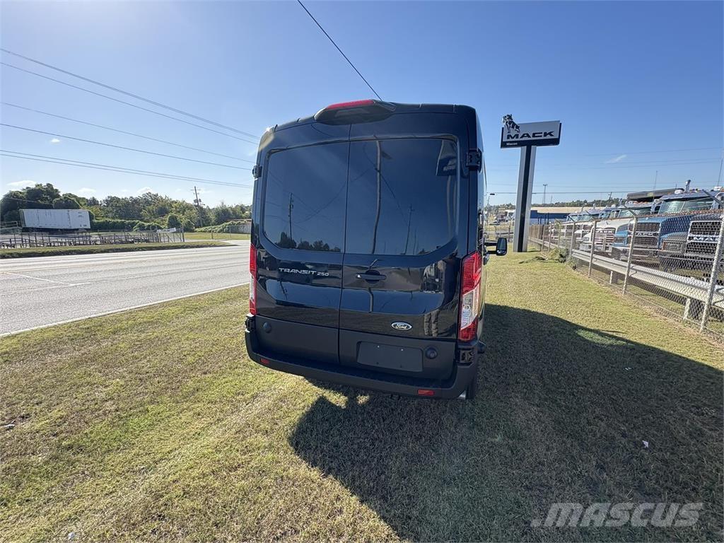 FRD 250 TRANS Kofferaufbau