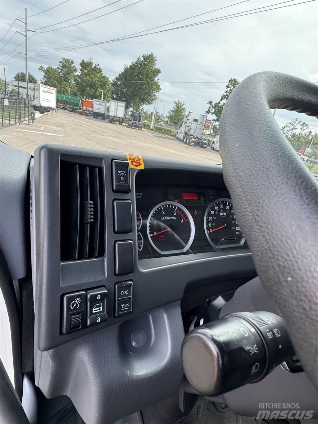 Isuzu FTR Kofferaufbau