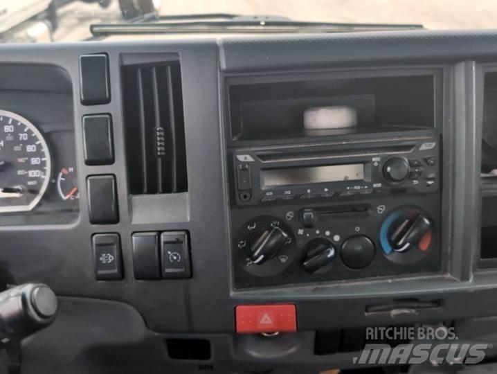 Isuzu NRR Andere Fahrzeuge