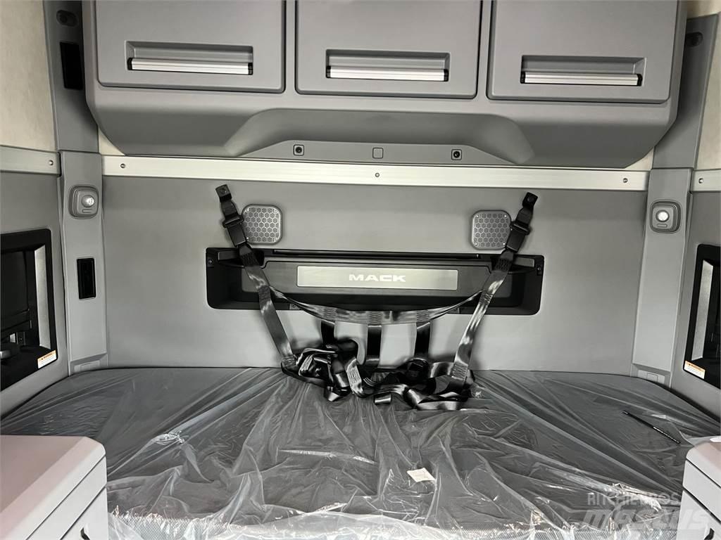 Mack AN64T Sattelzugmaschinen
