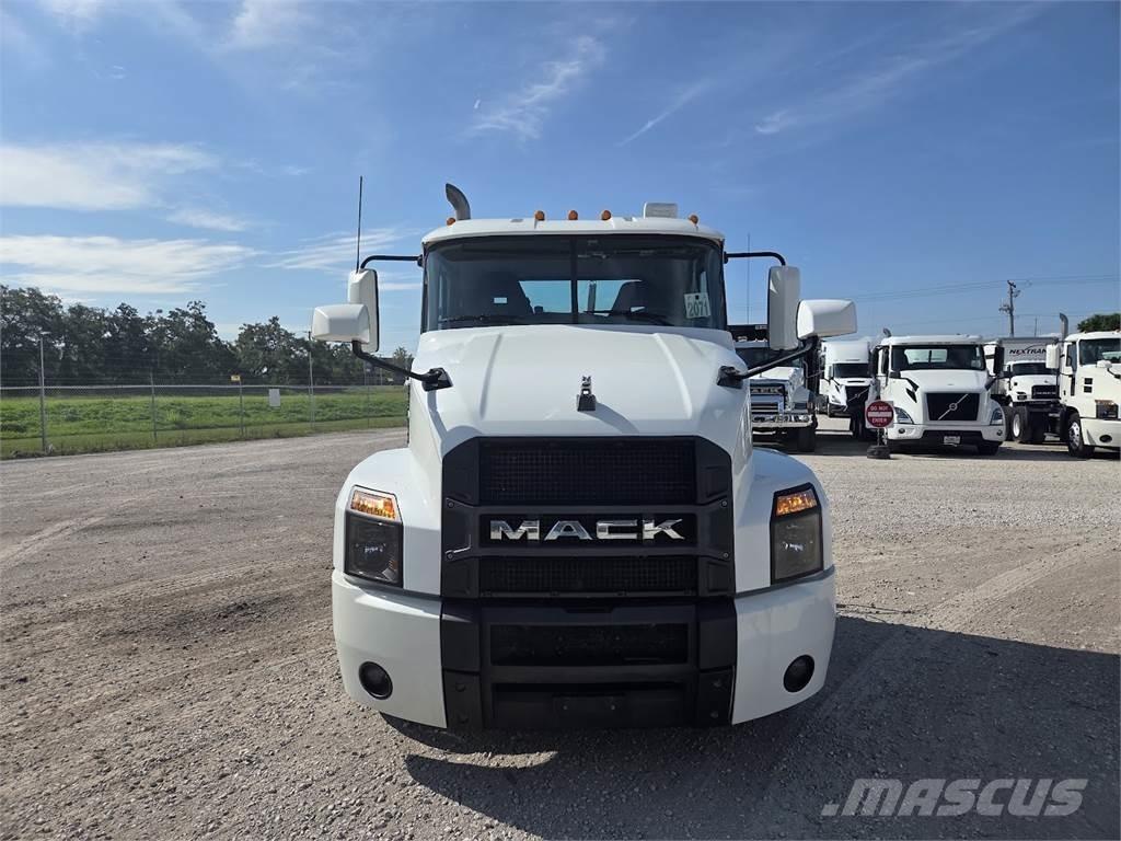 Mack AN64T Sattelzugmaschinen