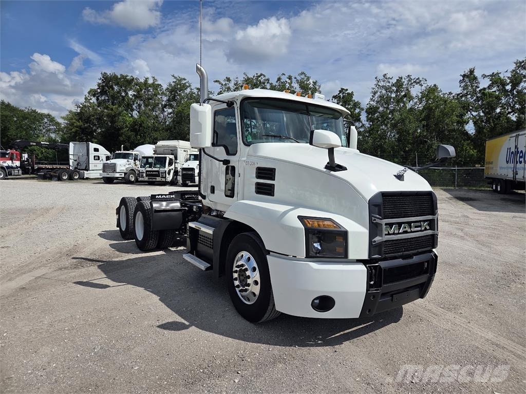 Mack AN64T Sattelzugmaschinen
