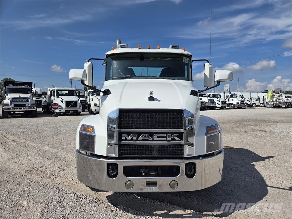 Mack AN64T Sattelzugmaschinen