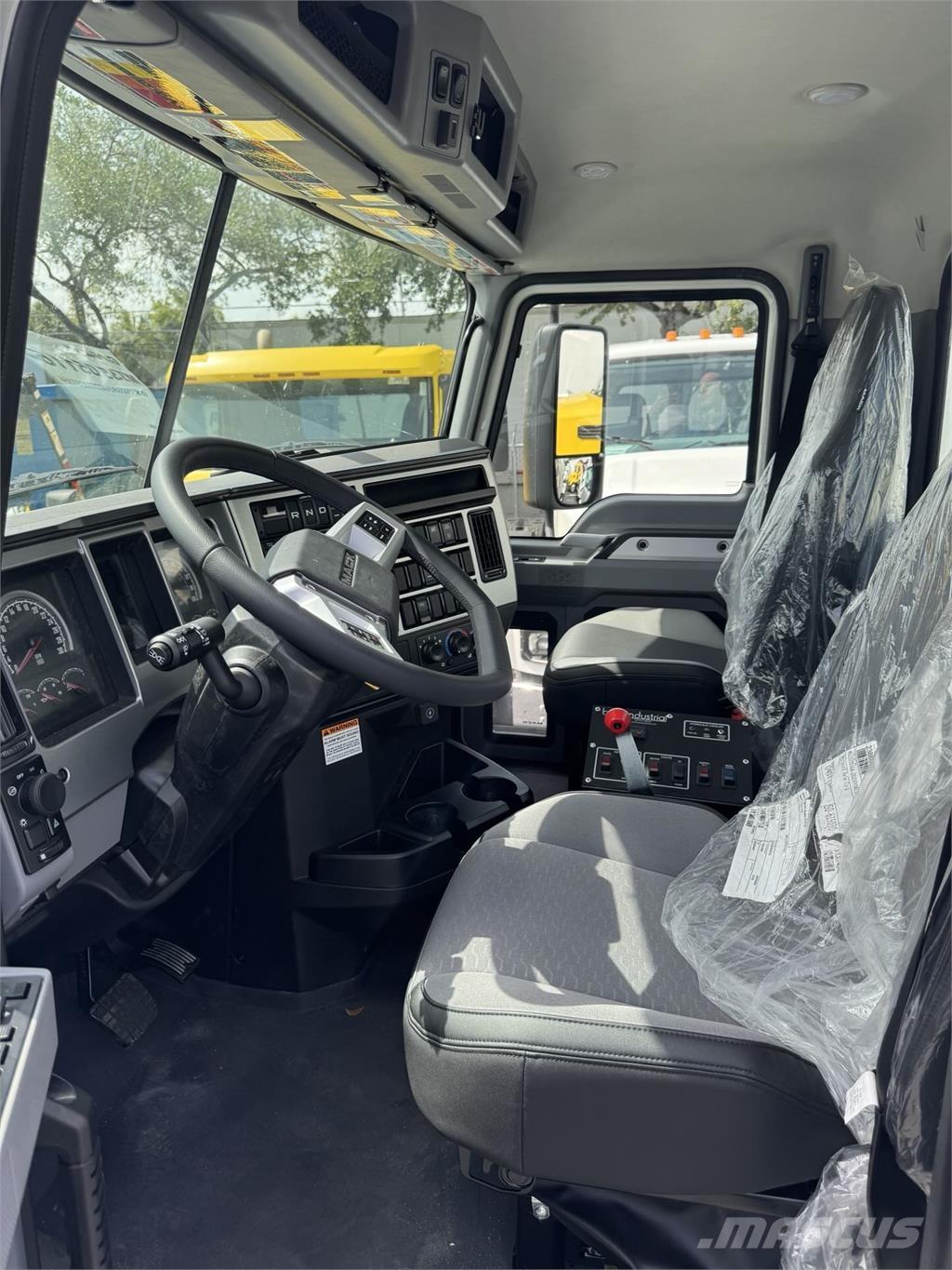 Mack GR64B Betonmischer