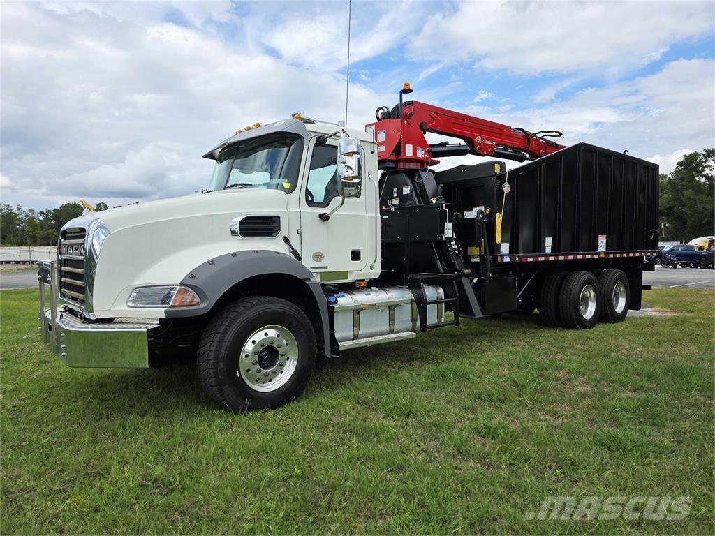 Mack GR64BR Kipper
