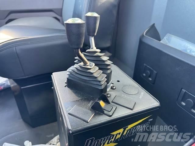 Mack GR64F Andere Fahrzeuge