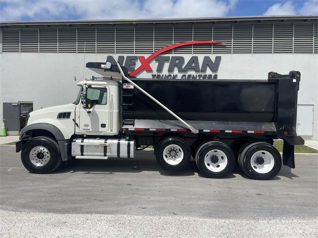 Mack GR64F Kipper