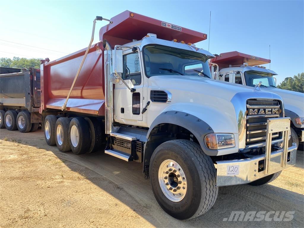 Mack GR64F Kipper