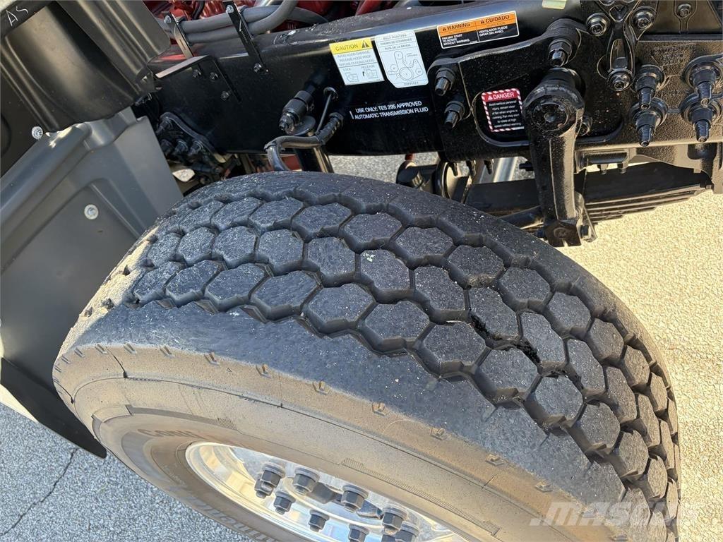 Mack GR64FR Betonmischer