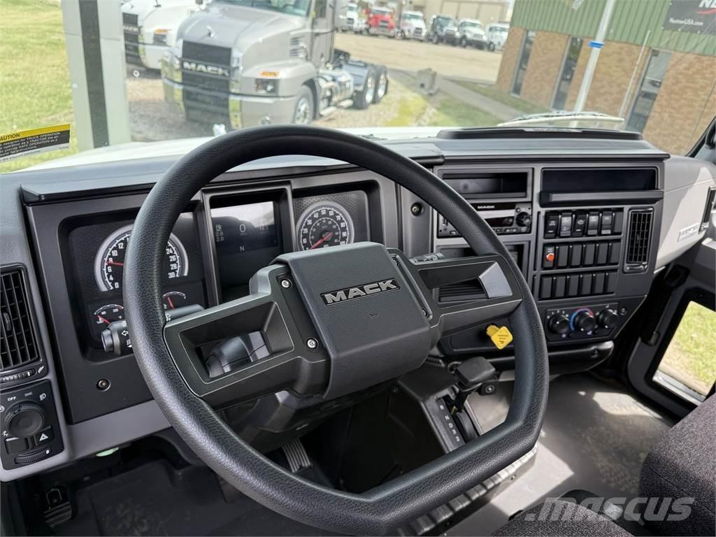 Mack MD7 42R Wechselfahrgestell