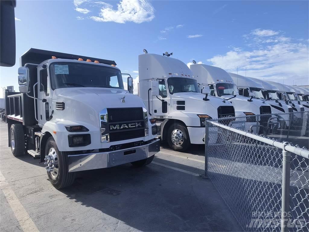 Mack MD7 42R Kipper
