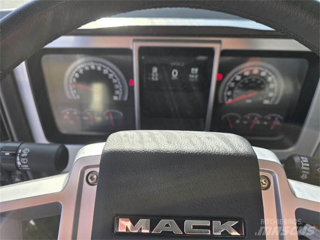Mack PI64T Sattelzugmaschinen