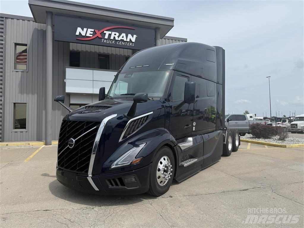 Volvo NEW VNL860 Sattelzugmaschinen