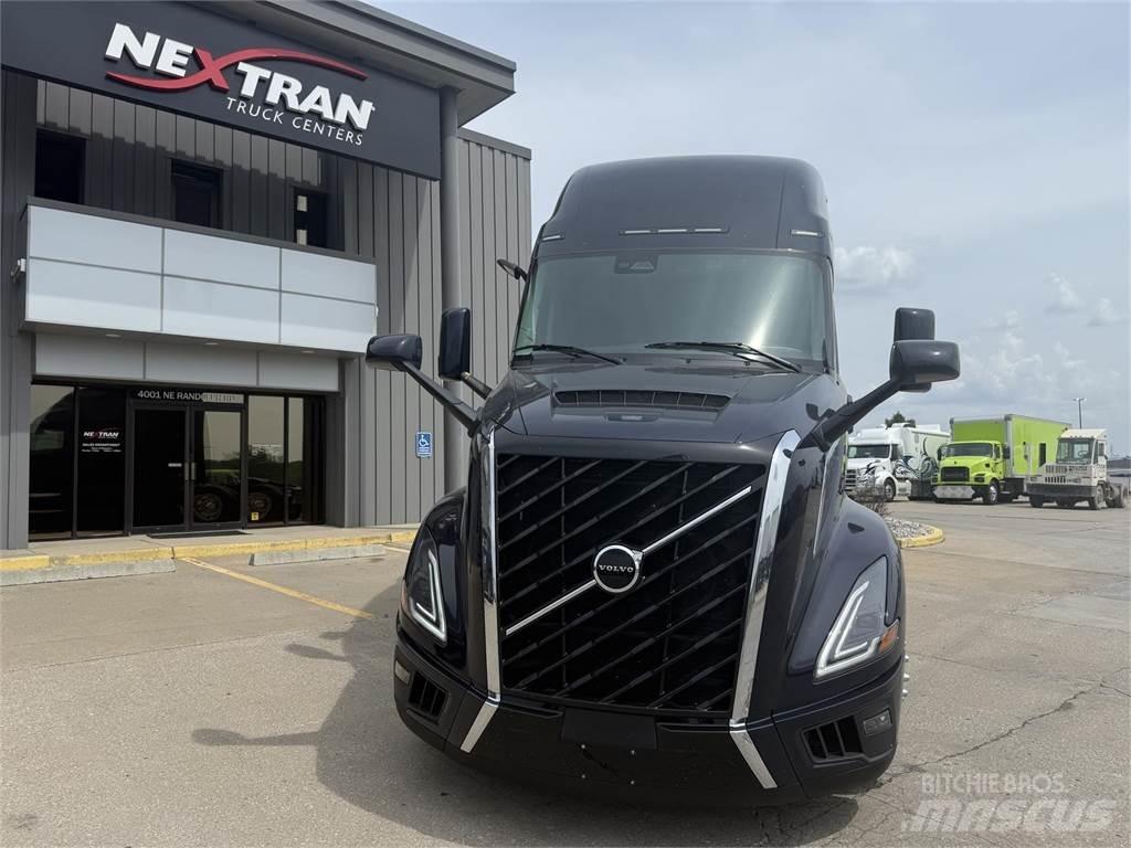 Volvo NEW VNL860 Sattelzugmaschinen