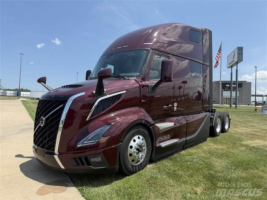 Volvo NEW VNL860 Sattelzugmaschinen