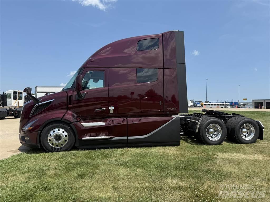 Volvo NEW VNL860 Sattelzugmaschinen