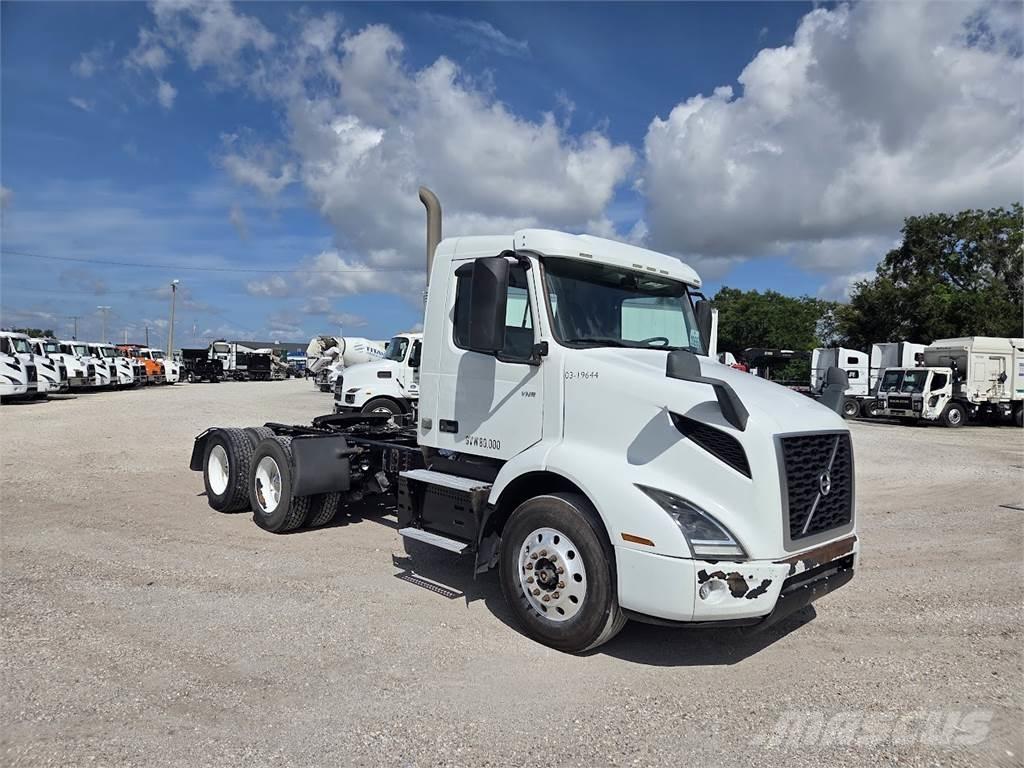 Volvo VNL64T300 Sattelzugmaschinen