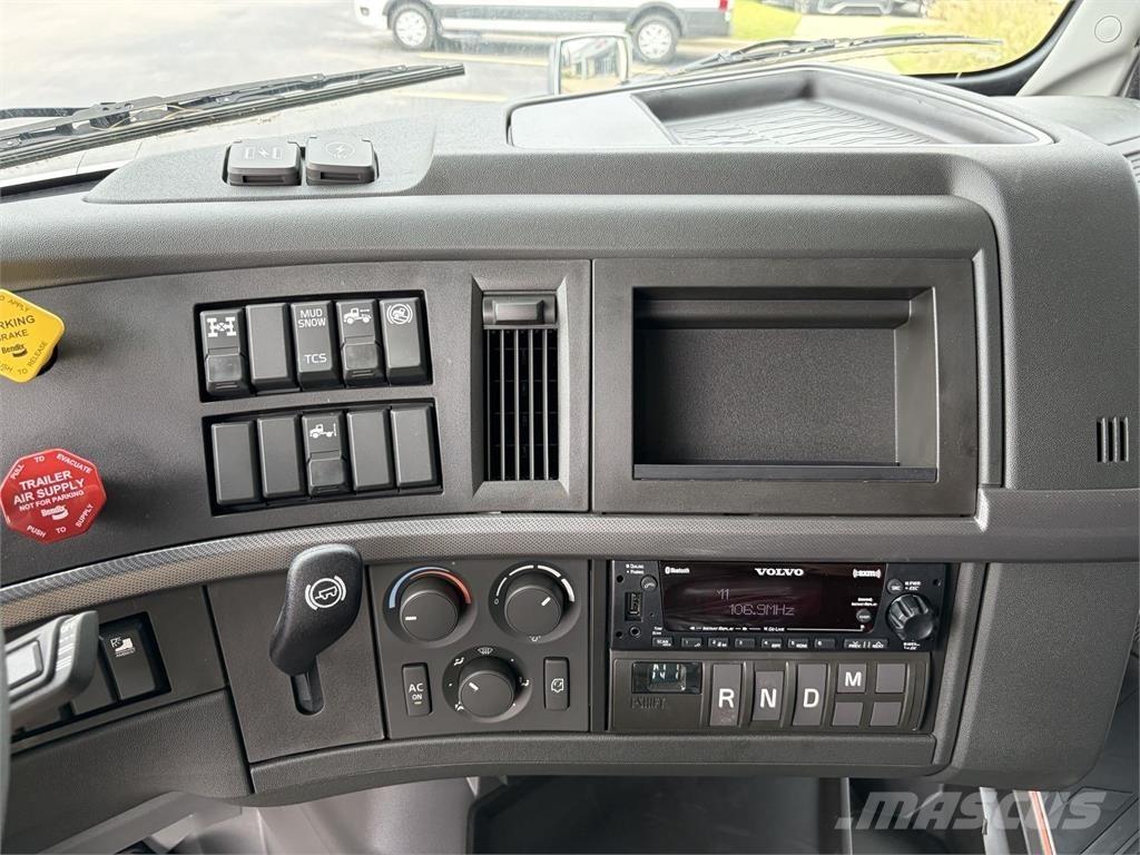 Volvo VNL64T740 Sattelzugmaschinen