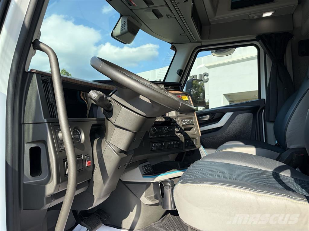 Volvo VNL64T860 Sattelzugmaschinen