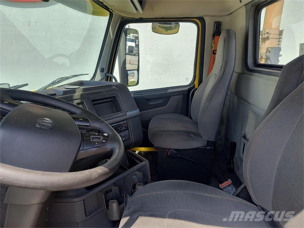 Volvo VNR64T Sattelzugmaschinen