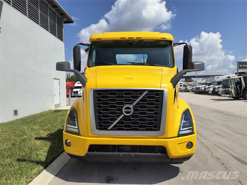 Volvo VNR64T Sattelzugmaschinen