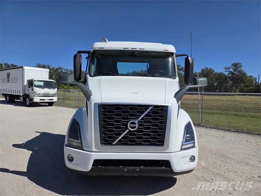 Volvo VNR64T300 Sattelzugmaschinen