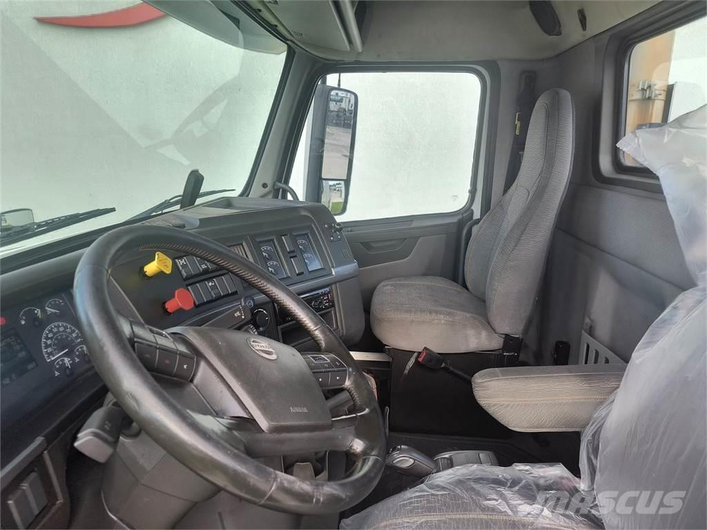 Volvo VNR64T300 Sattelzugmaschinen