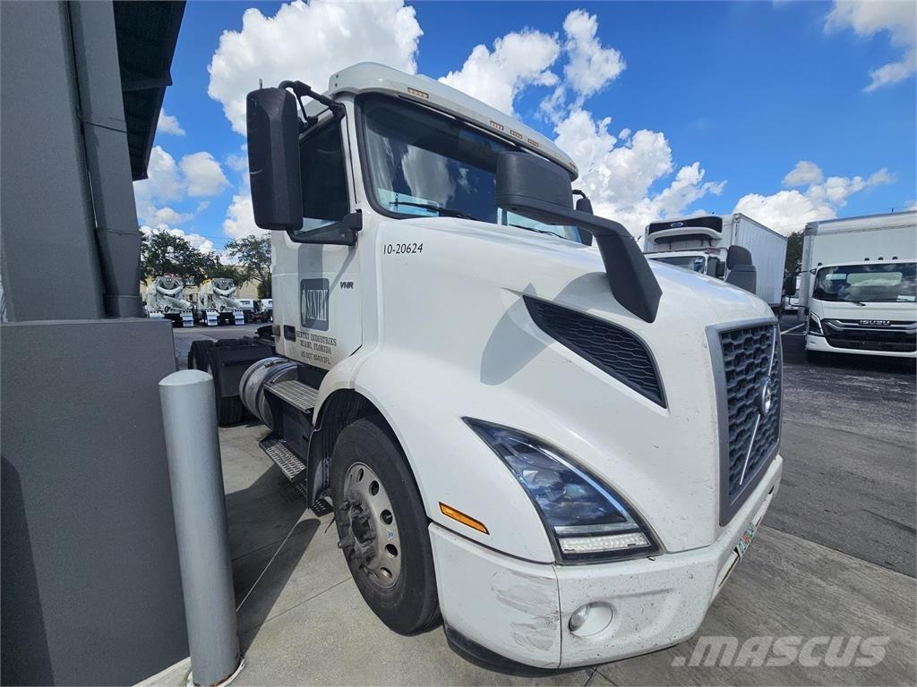 Volvo VNR64T300 Sattelzugmaschinen