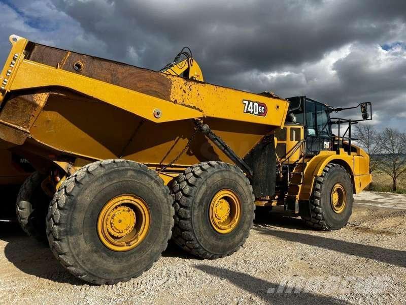 CAT 740GC Dumper - Knickgelenk