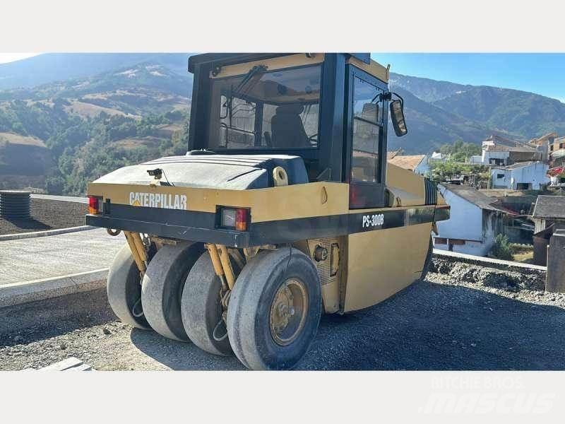 CAT PS300B Erdbauwalzen