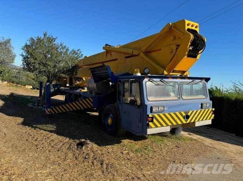 Condor 125/S All-Terrain-Krane