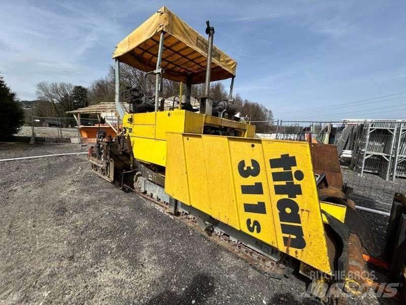 Titan 311S Strassenfertiger