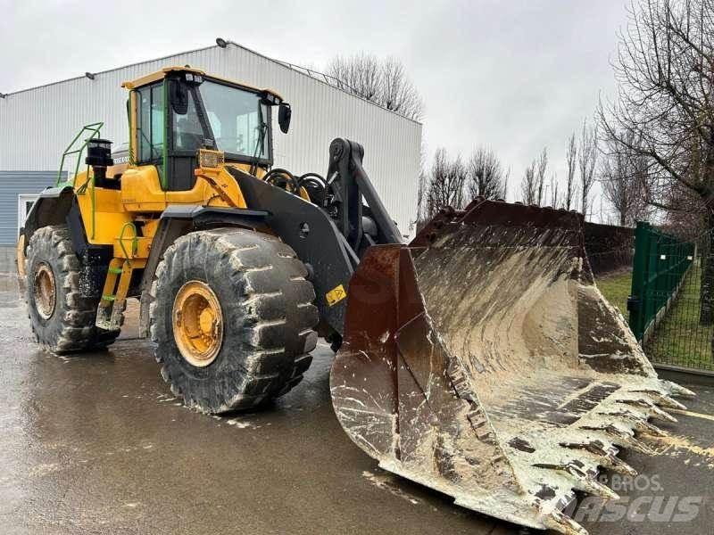 Volvo L220H Radlader