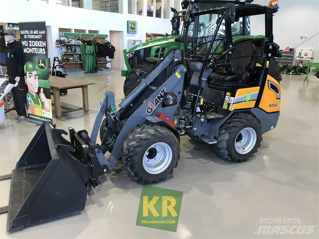 GiANT G2200E Hoflader
