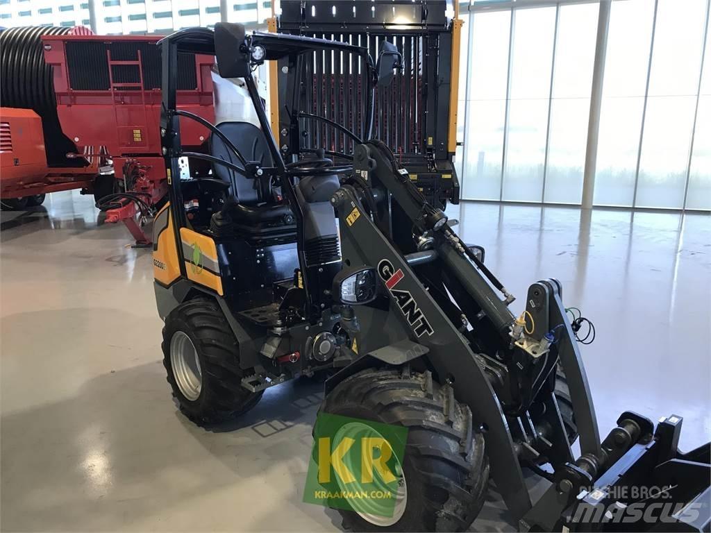 GiANT G2200E Hoflader