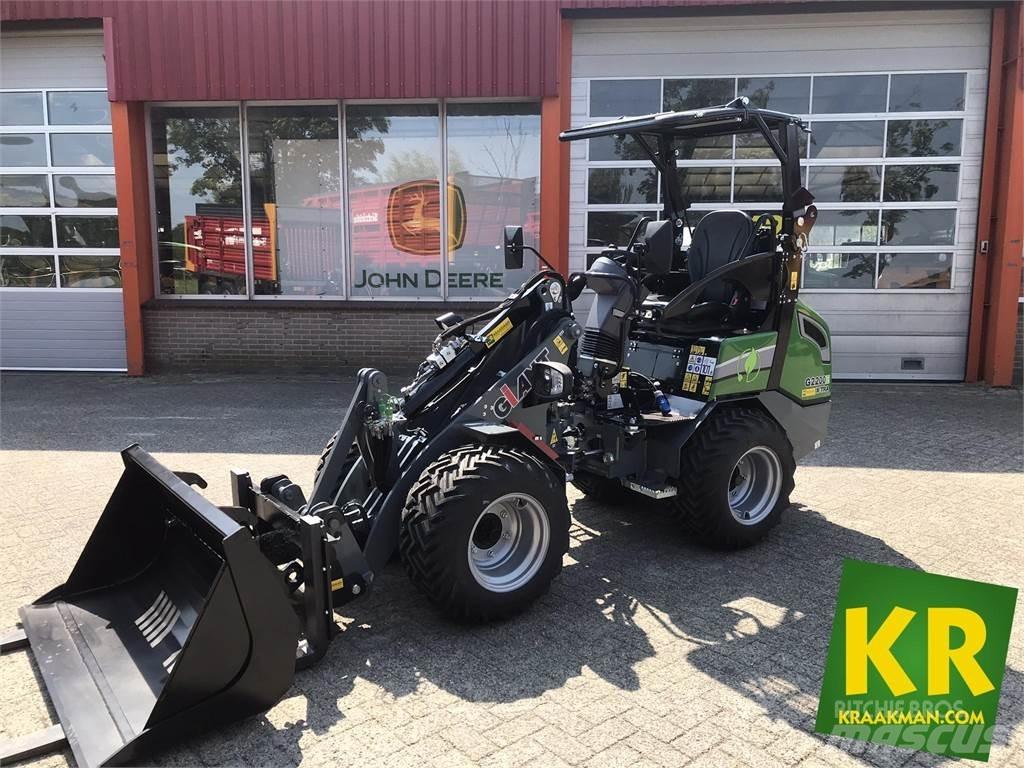 GiANT G2200E Hoflader
