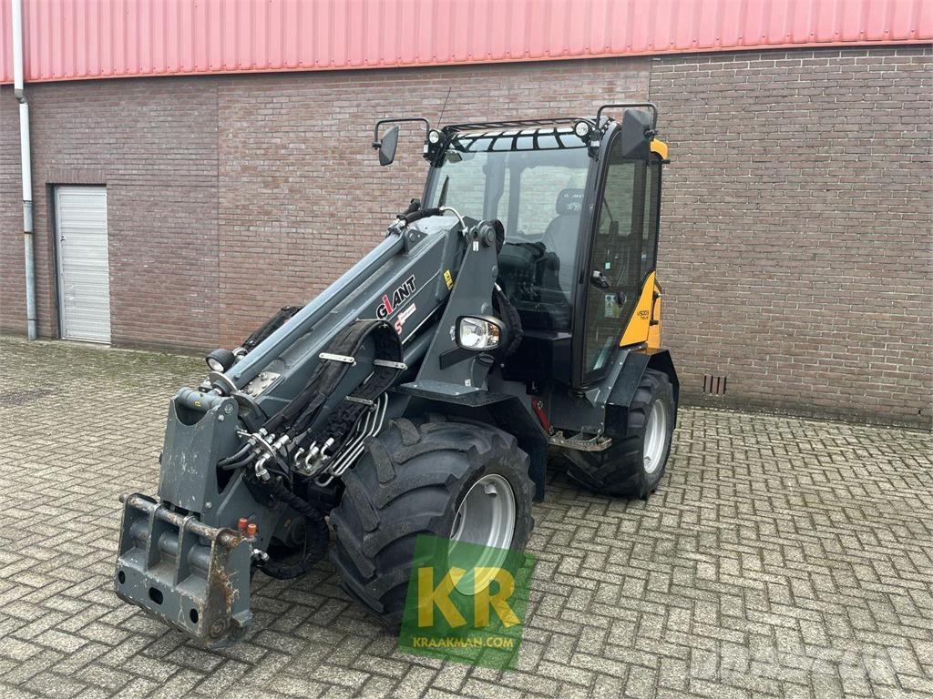 GiANT V5003 Hoflader