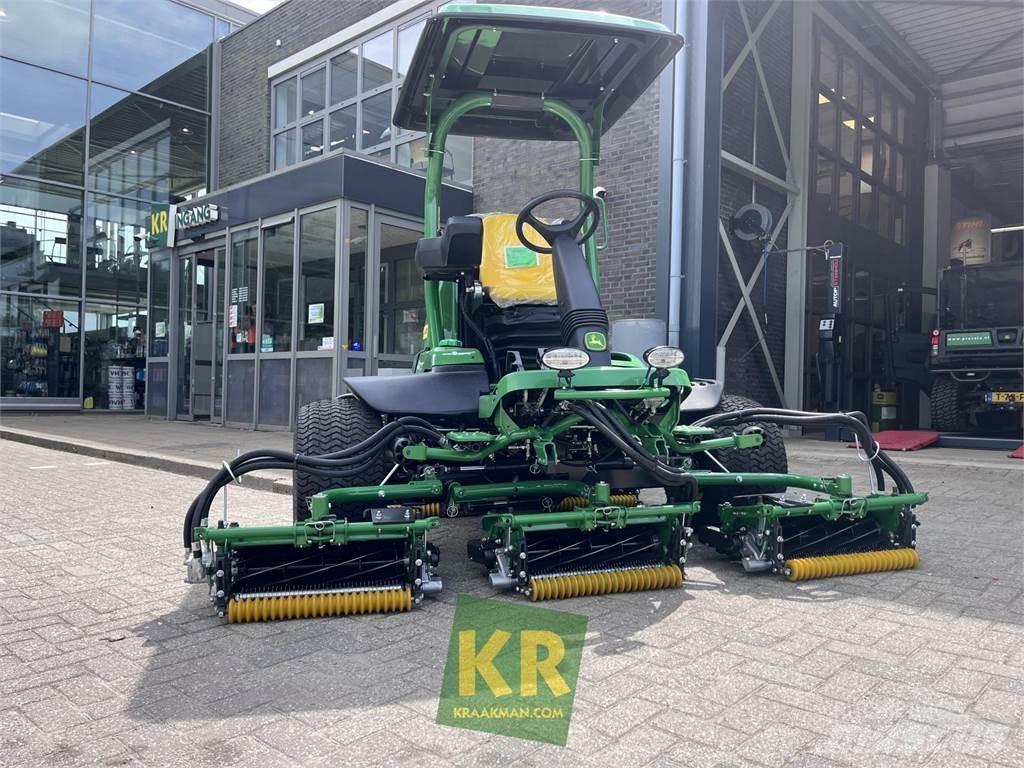 John Deere 8700A Grünflächenmäher