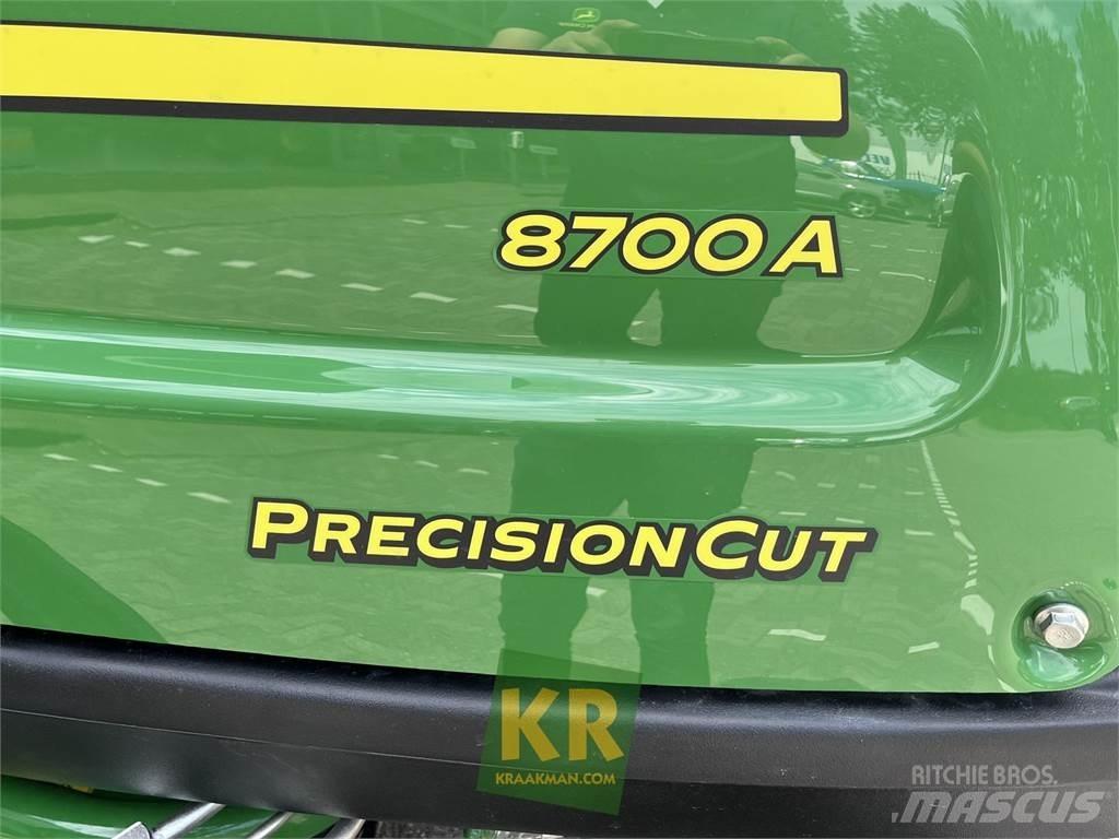 John Deere 8700A Grünflächenmäher