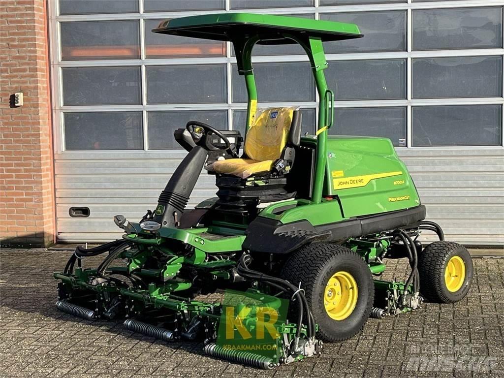 John Deere 8700A Grünflächenmäher