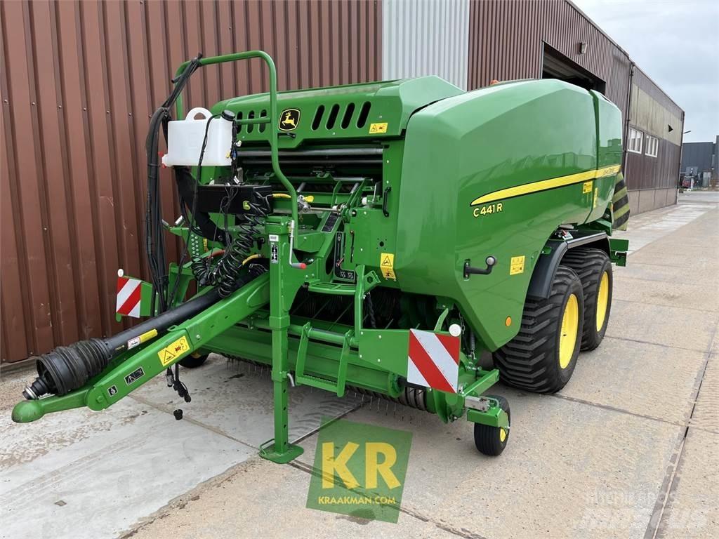 John Deere C441R Rundballenpressen