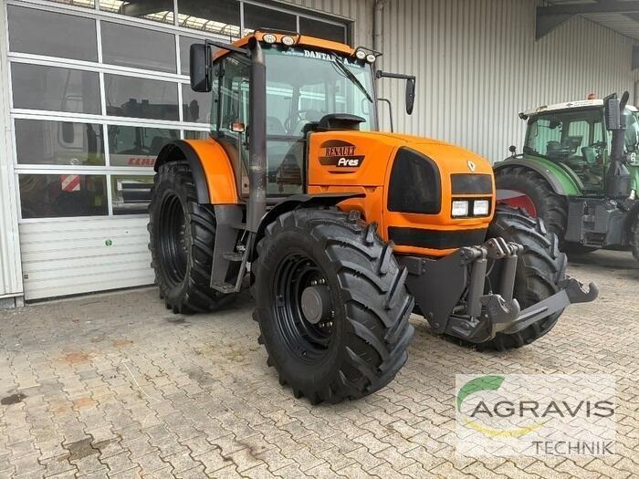 CLAAS ARES 735 Traktoren