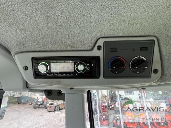 CLAAS ARION 420 Traktoren